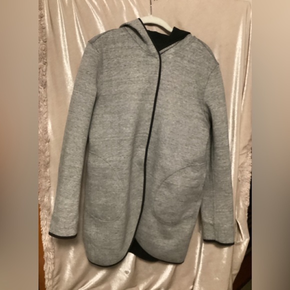 Lululemon city bound wrap  reversible jacket Sz M - Picture 4 of 9